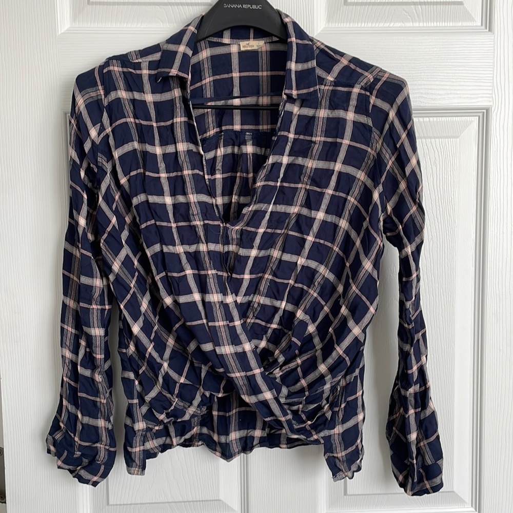 Super Soft Lightweight Criss Cross Front Flowy Oversized Plaid Long Sleeve Shirt